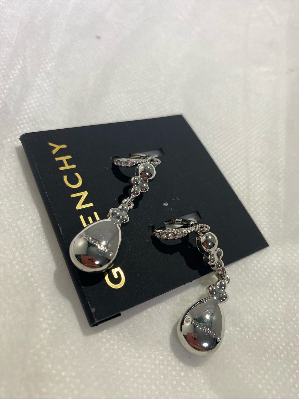 Givenchy earrings - Picture 3 of 7